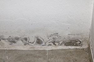 Defekter Wand-Boden-Anschluss Kellermauerwerk